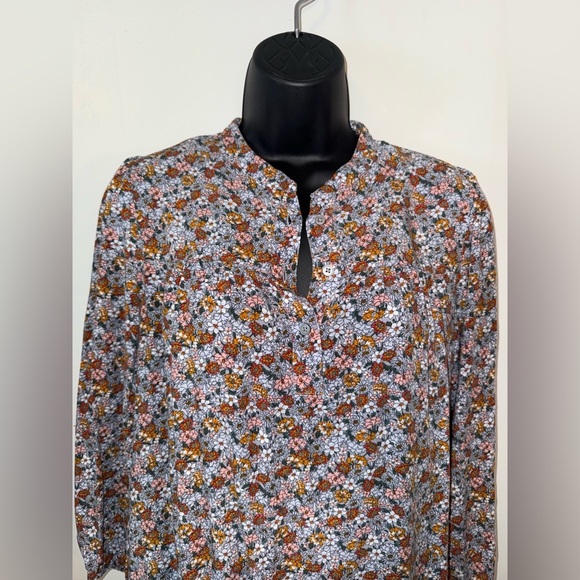LOFT Floral Print Women's Top Size Small - Picture 2 of 7
